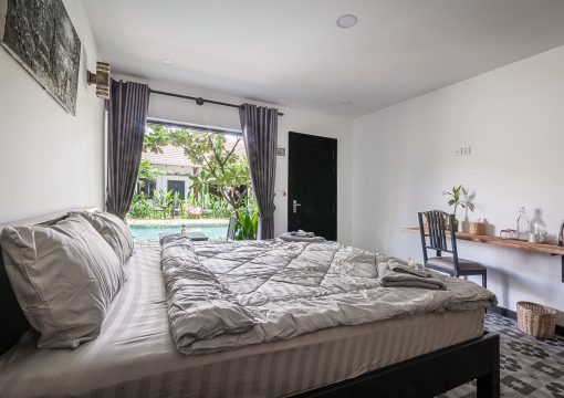 Deluxe Poolview